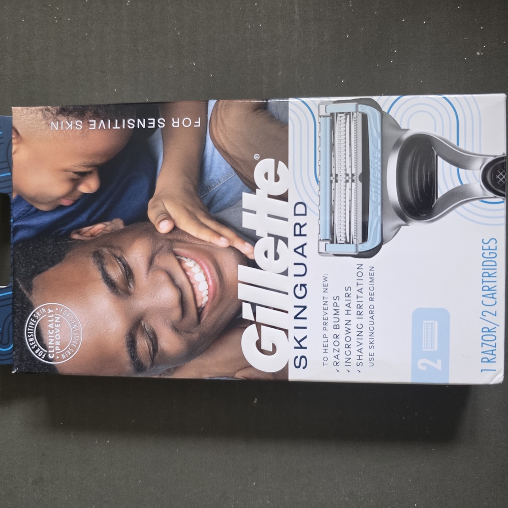 Gillette Skinguard Razor with Cartridges